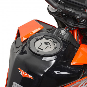Tank Bag Accessories Givi Tanklock BF33 tank bag clamp KTM Duke 125/390 (17-20)