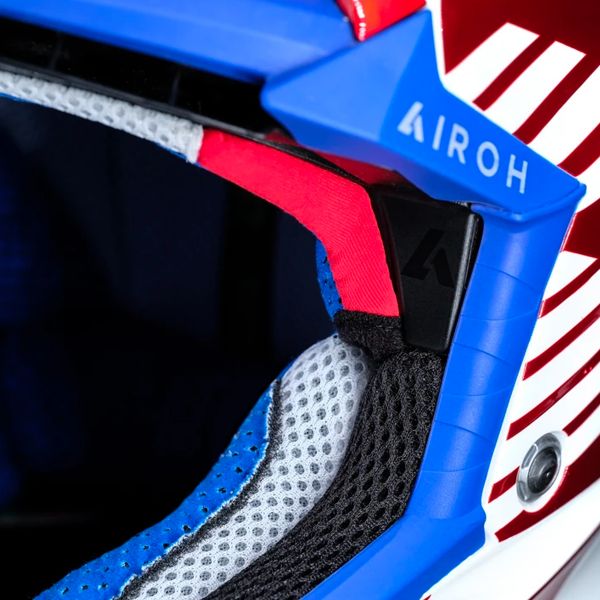 Airoh Aviator 3 Six Days 2021 Italy