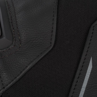 Bering Snap Black White