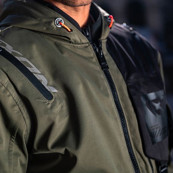 Ixon M-Quarter Black