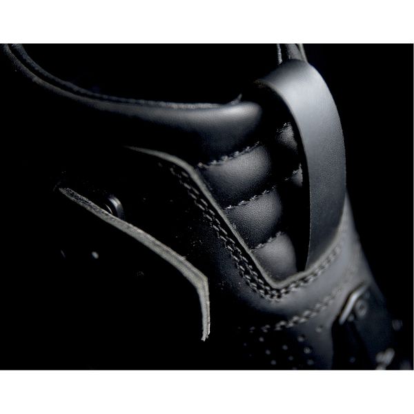 ICON El Bajo Johnny Black