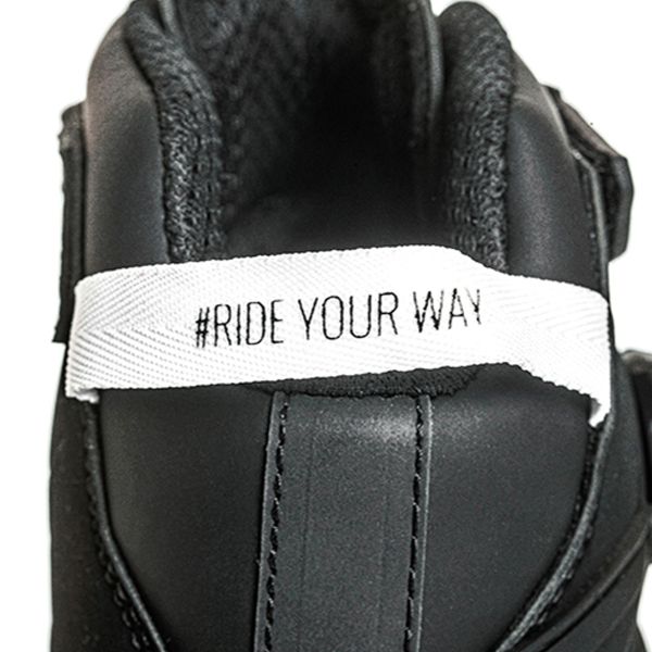 Ixon Bull 2 WP Black