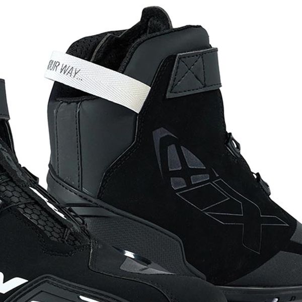 Ixon Bull 2 WP Lady Black White