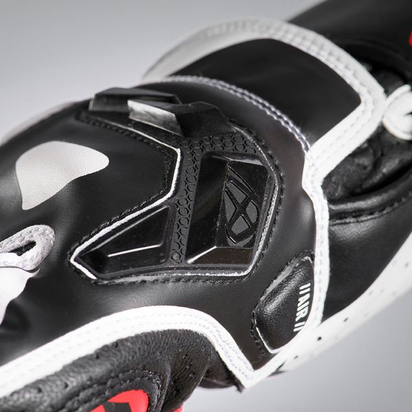 Ixon GP4 Air Black White Red