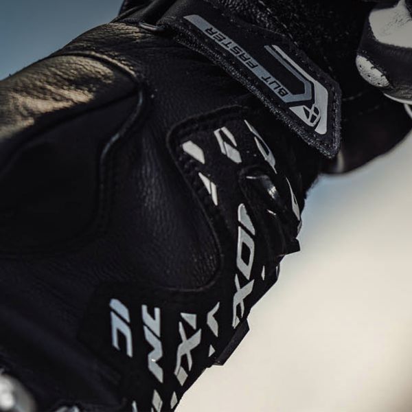 Ixon Thund L Black Fuchsia