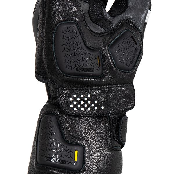 Knox Oulton Black White