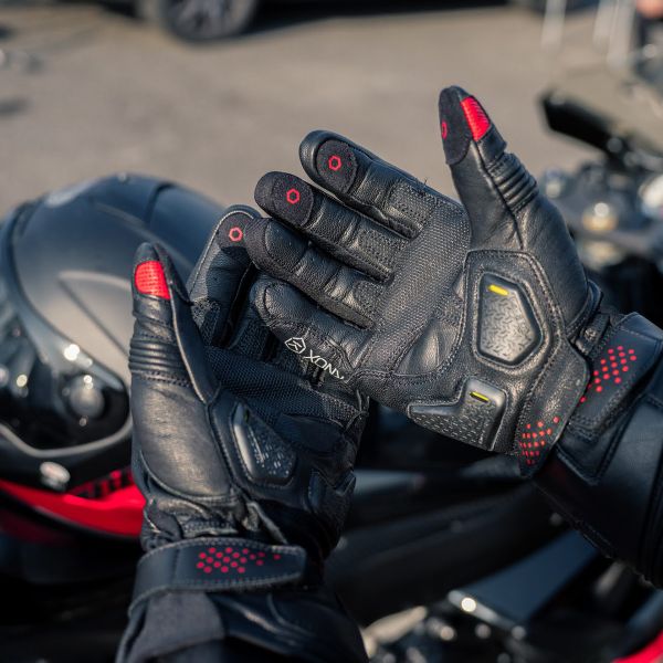 Knox Oulton Black White