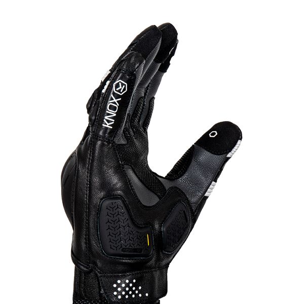 Knox Oulton Black White