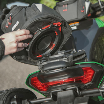 Givi Tanklock Easy 07 14L saddle bag